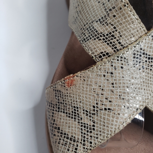 Dansko Snake Print Open Toe Clog Size 39/8.5 - Picture 11 of 15